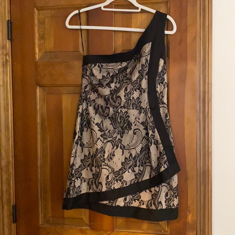NWT One shoulder black & cream lace print dress